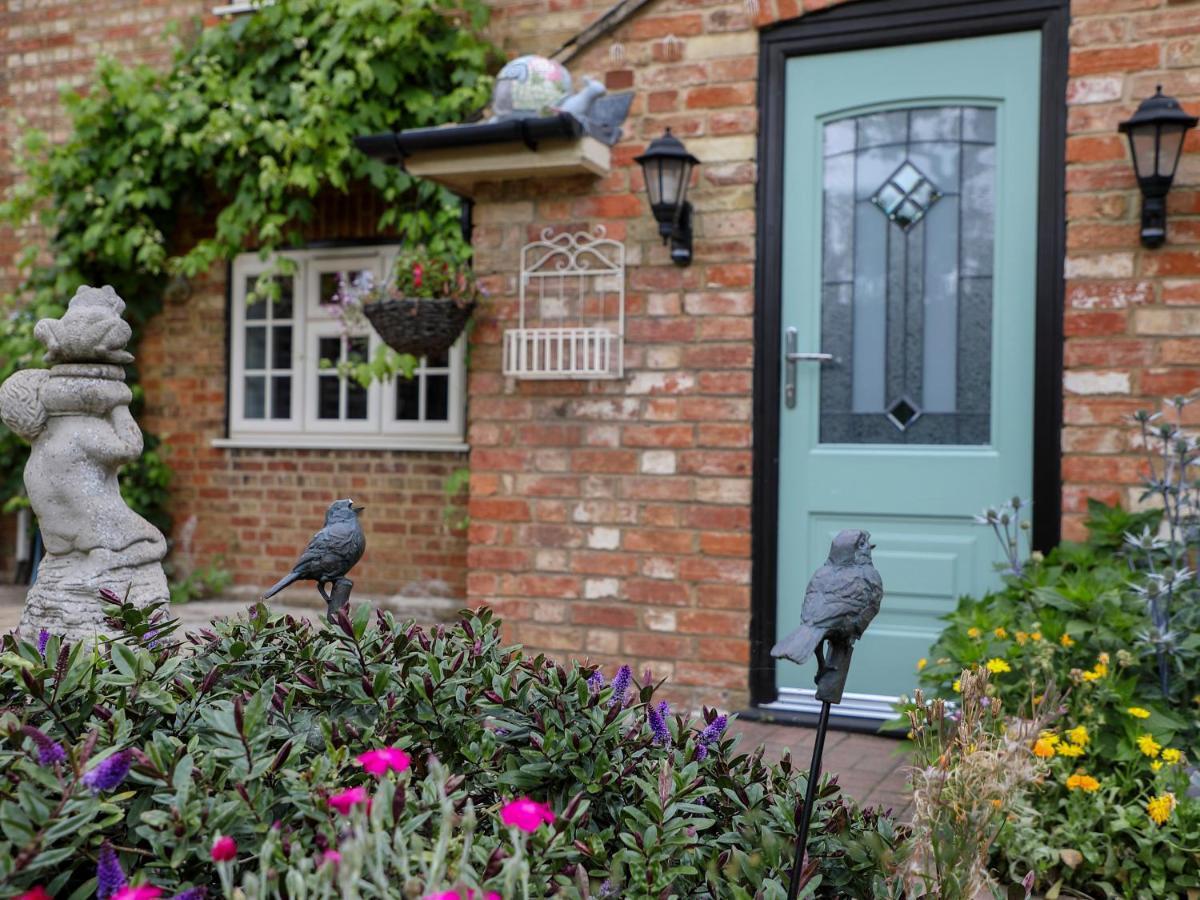Woodleys Cottage Woburn Sands Exterior photo